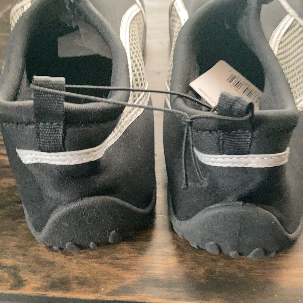 Water Shoes - Picture 6 of 7